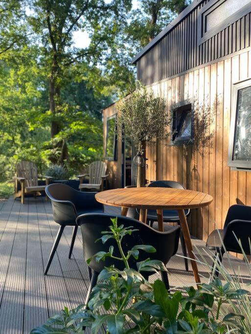Tiny house sur terrain boisé à 10 mn de la mer Férel Exterior foto